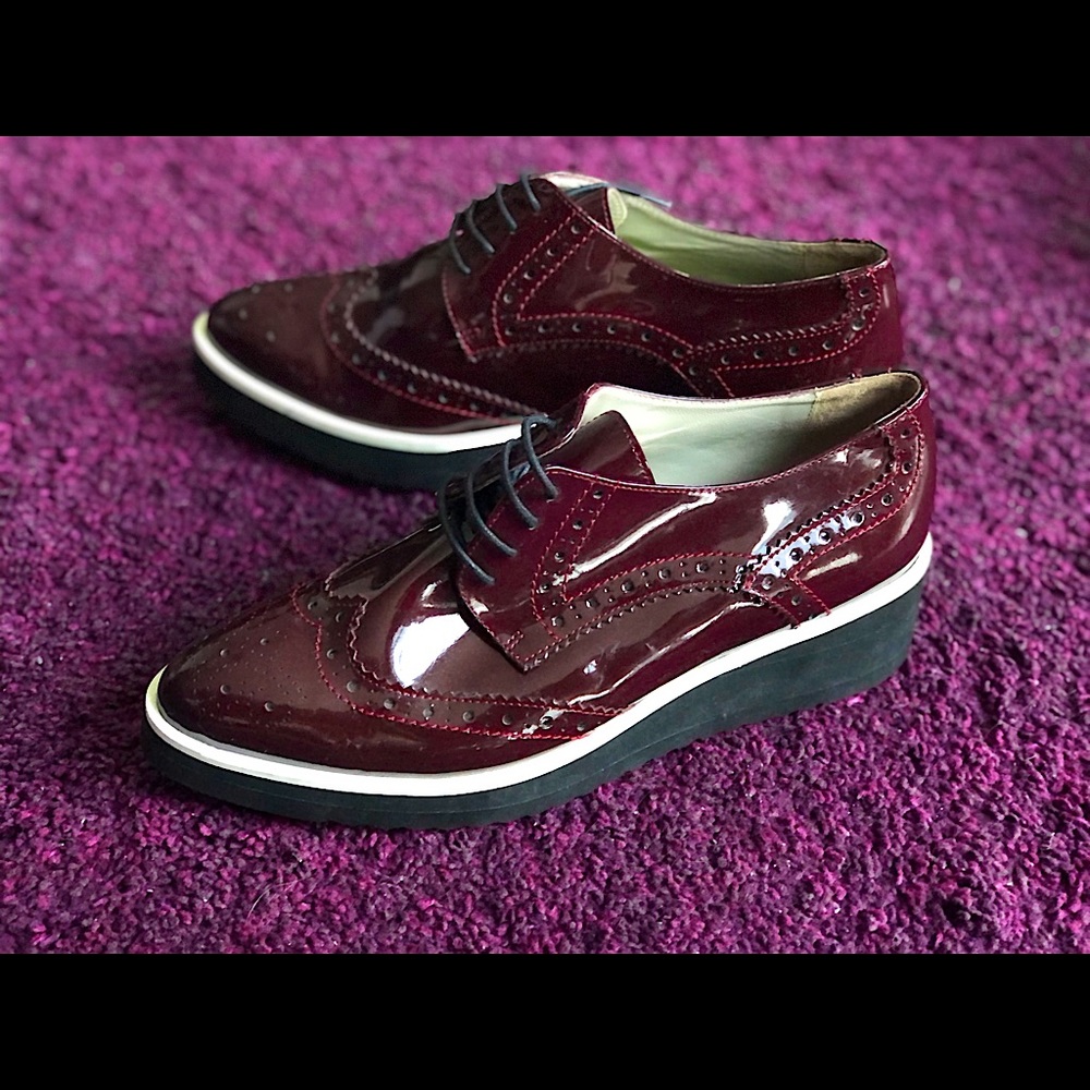 Burgundy women’s patent dress shoes, brand ‘Lemon’